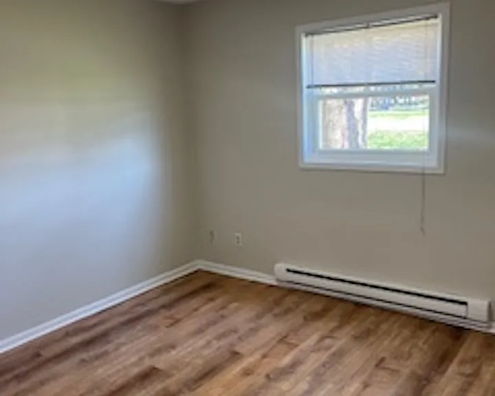 205 W Graham St #4 — Photo 10
