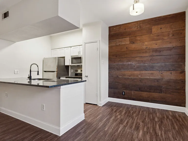 5750 Phoenix Dr #51 — Photo 3