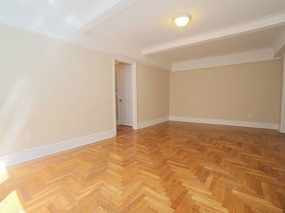 4th image of 900 W End Ave #14P
