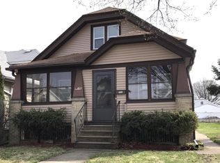 2046 S 59th St, West Allis, WI 53219