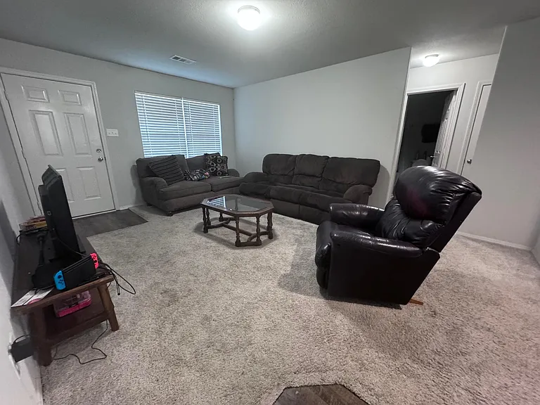 4501 Willow Pointe Dr — Photo 2