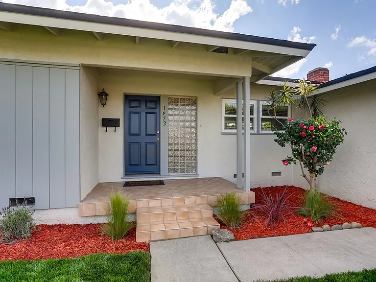 1972 Vuelta Grande Ave — Photo 2