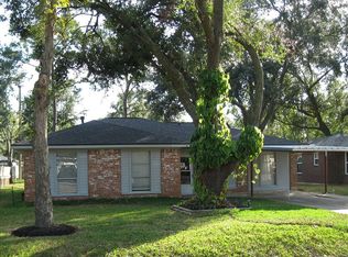 304 E Dumble St, Alvin, TX 77511