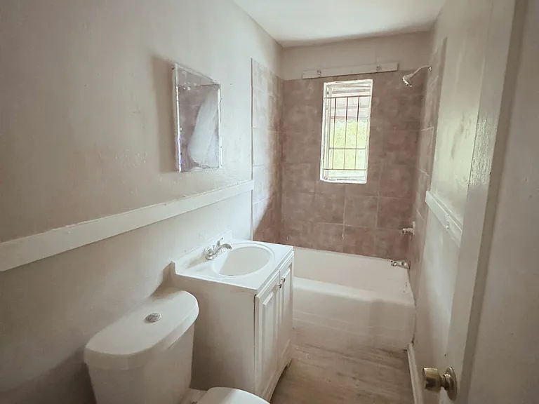 289 W Lake Ave NW #9 — Photo 3
