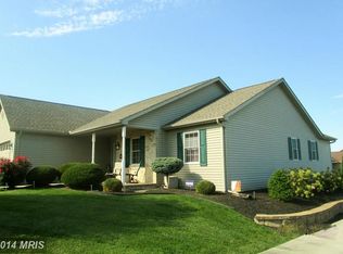 151 Lantern Ln, Chambersburg, PA 17201