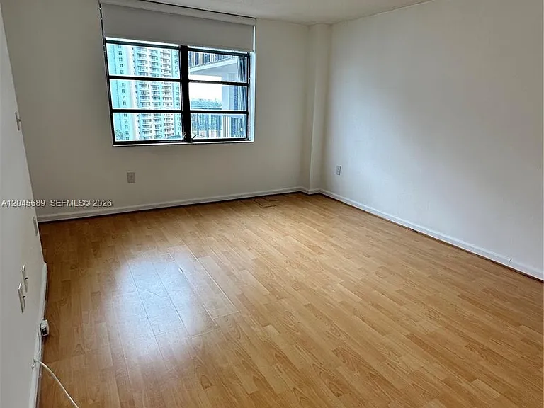 2333 Brickell Ave #1610 — Photo 6