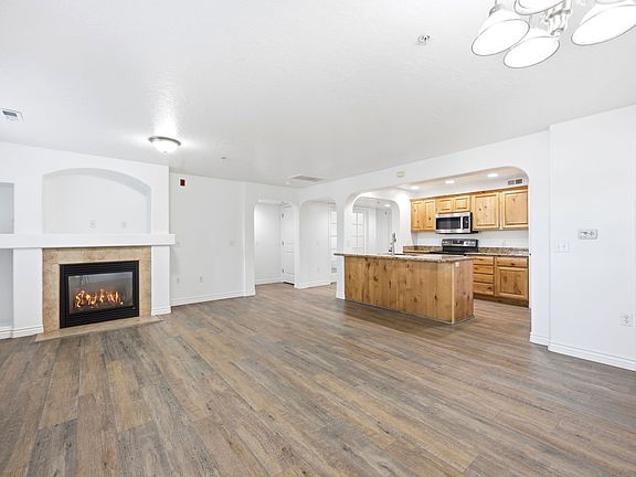 5th image of 11776 S Grandville Ave W #101