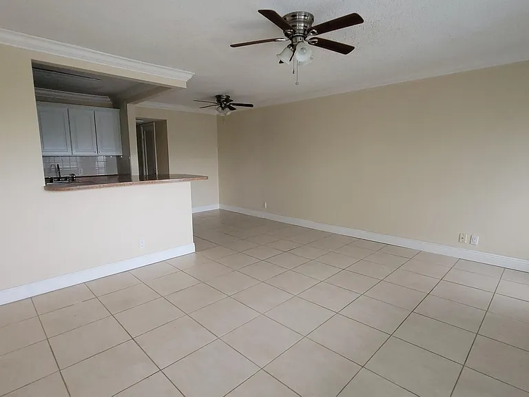 375 Camden Dr #P — Photo 12