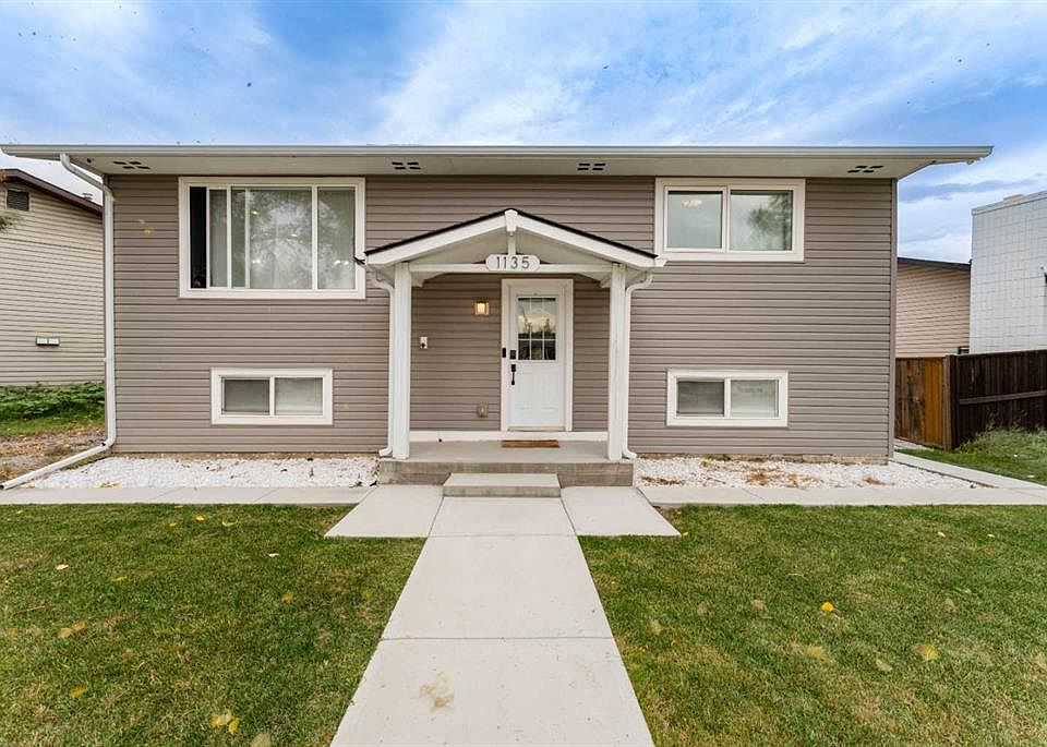 1st image of 1135 S Penrith Cres SE