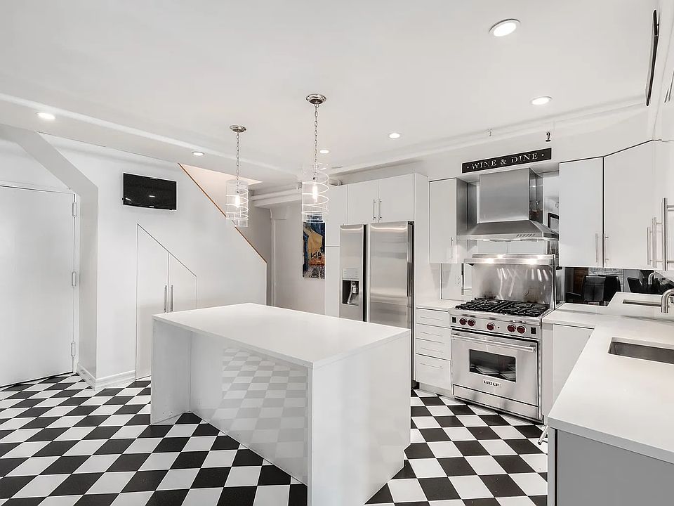 1st image of 407 E 91st St APT 5D