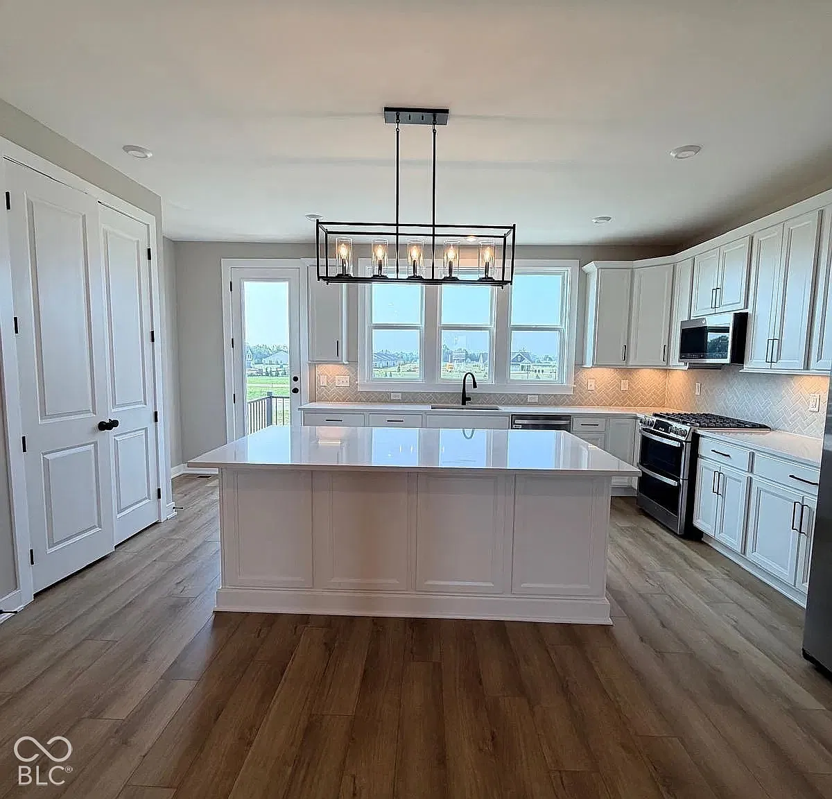 3 bed, 3.5 bath, 2144 sqft, $2,450 — Photo 3