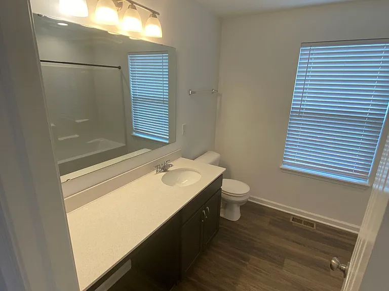 326 Warman Ave — Photo 37