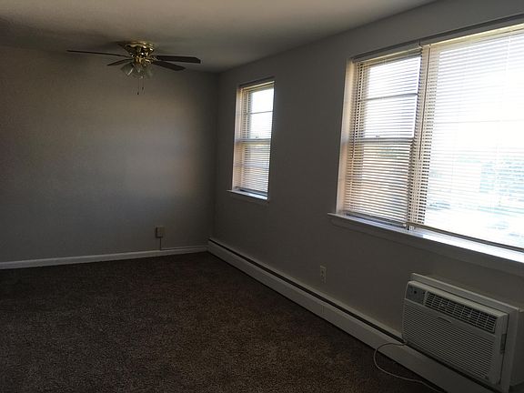 4th image of 2124 Glendale Ave #304