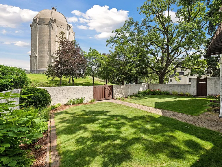 27 Highview Pl — Photo 78