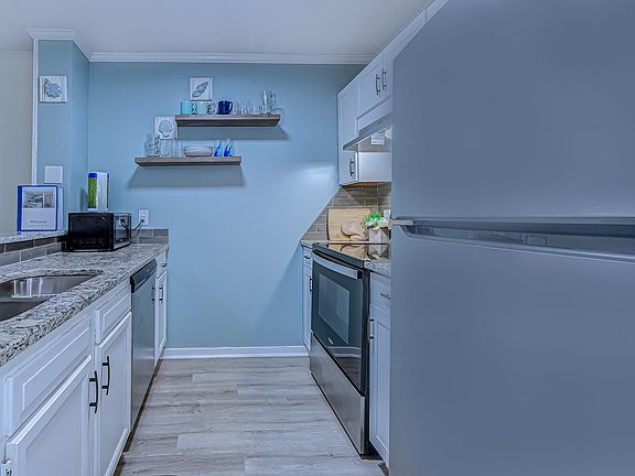 4th image of 4015 Fairway Dr. #203A