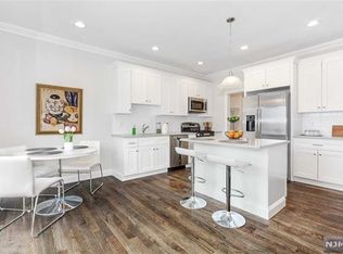 4 Justin Ln, North Haledon, NJ 07508