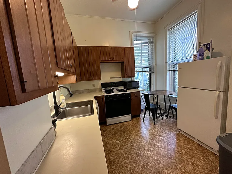 413 N Cayuga — Photo 35
