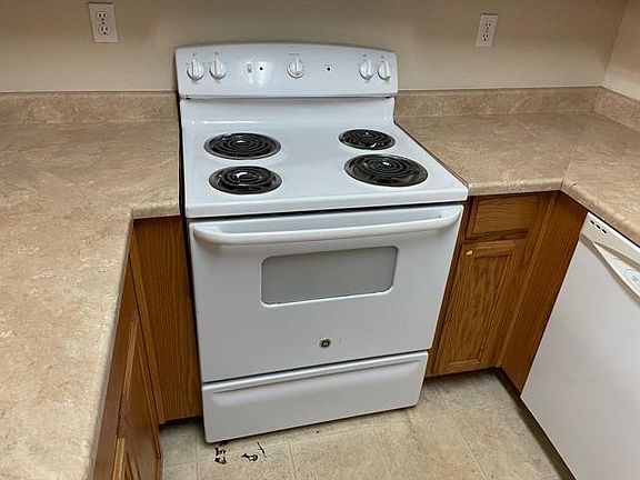 5th image of 3725 Whispering Creek Cir