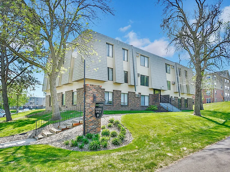 Eagle Pointe Apartments For Rent St.Paul