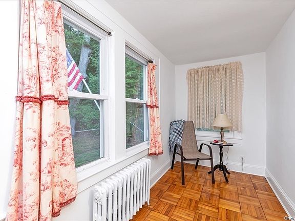 3rd image of 650 Lincoln Pl