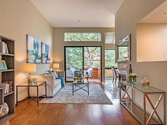 2nd image of 4250 El Camino Real APT B319