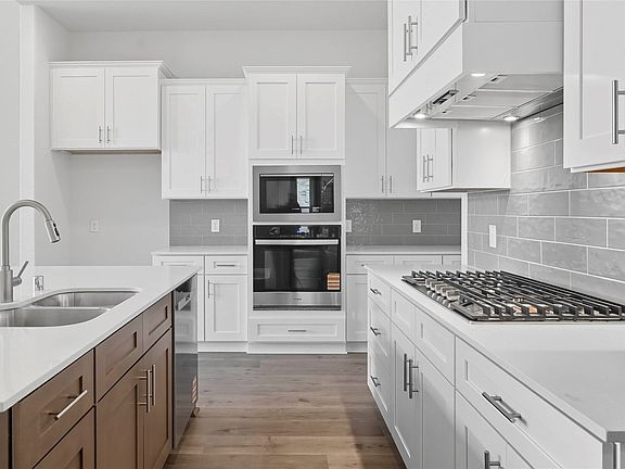 4th image of 1112 Pitchfork Rd