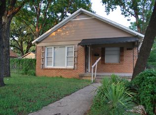 1040 N Riverside Dr, Fort Worth, TX 76111