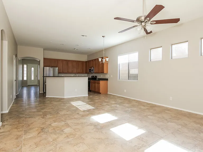 22110 N 104th Ln — Photo 3