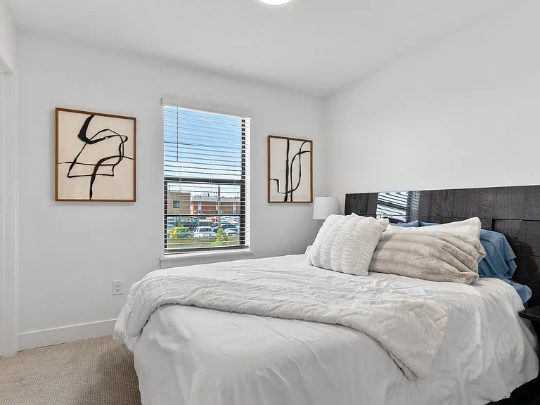 2064 S Holly St — Photo 18