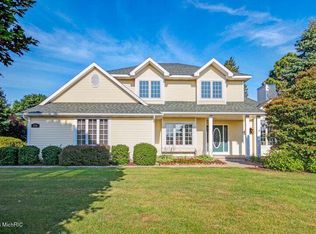 378 Erin Isle Dr, Holland, MI 49424