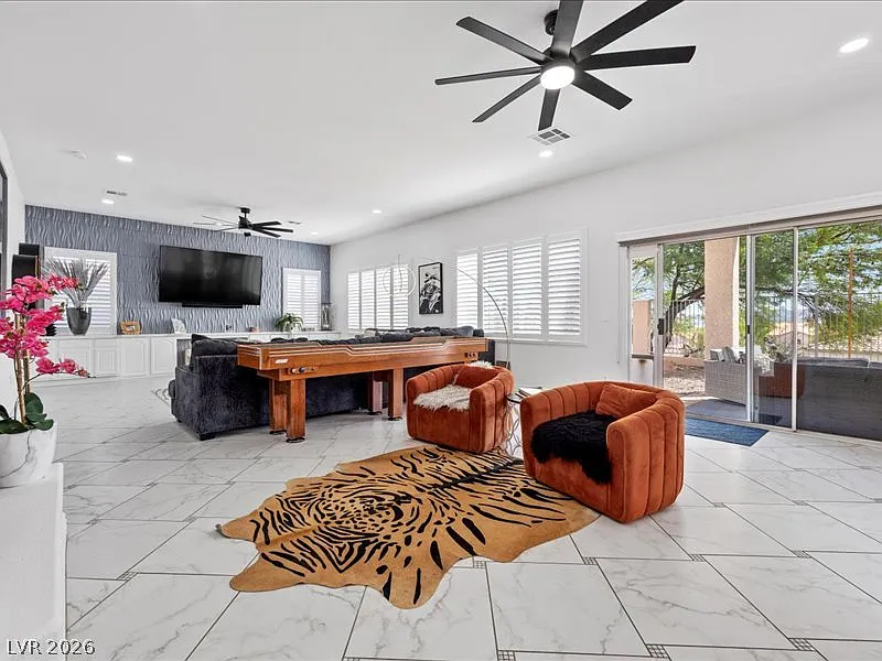 5 bed, 3.5 bath, 3320 sqft, $4,100 — Photo 3