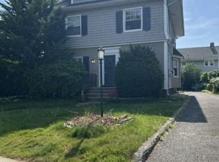 137 Grove St #2, Montclair, NJ 07042