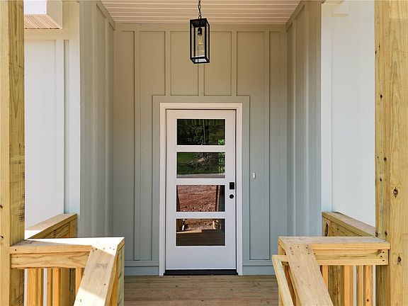 2nd image of 16 Carsaig Cir