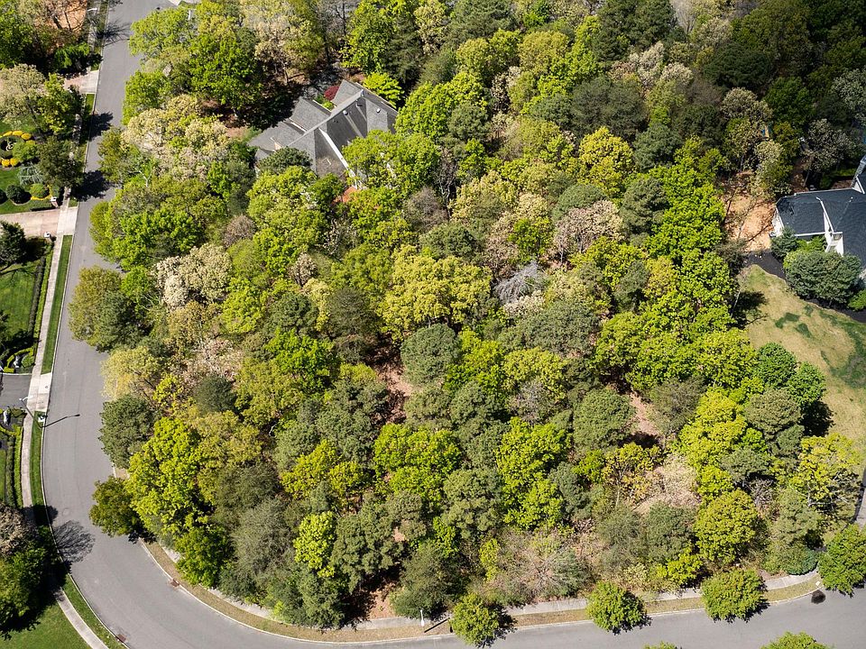 1st image of 17 Fairway Dr