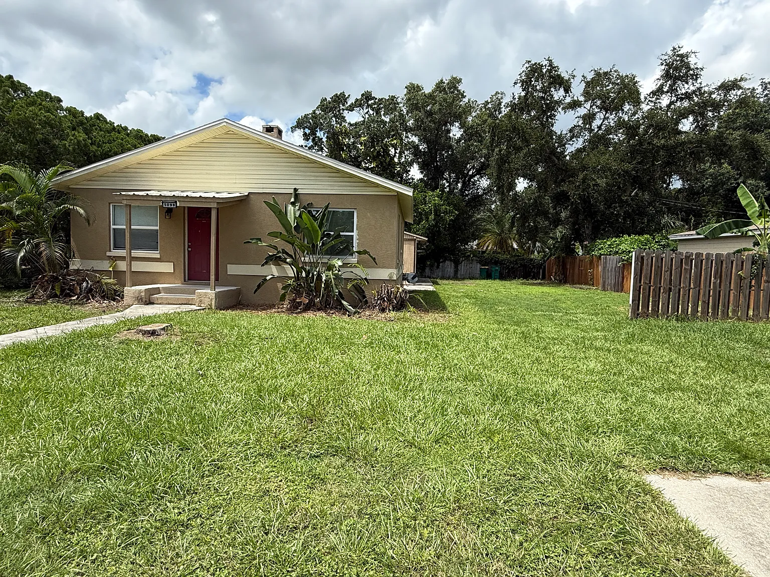 5098 N Ridge St — Photo 2