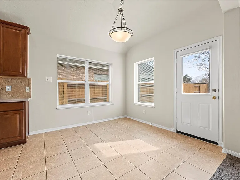 6411 Briar Moss Ln — Photo 7