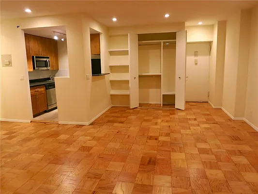 Rented by City & Suburban | media 18