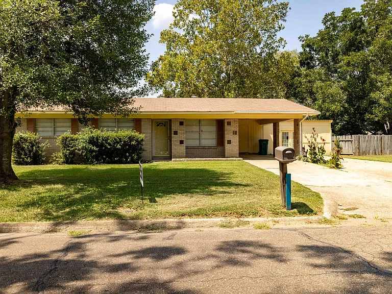 3 Sidney Dr — Photo 1