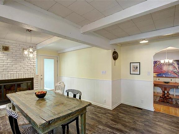 5th image of 4739 Delmar St