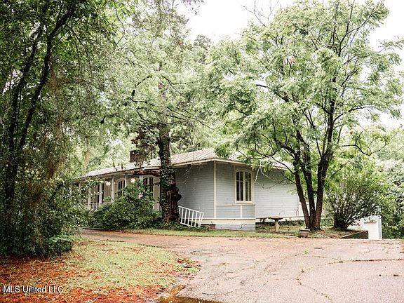 2nd image of 108 Dana Rd