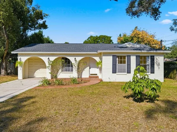 2105 W Barclay Rd, Tampa, FL 33612