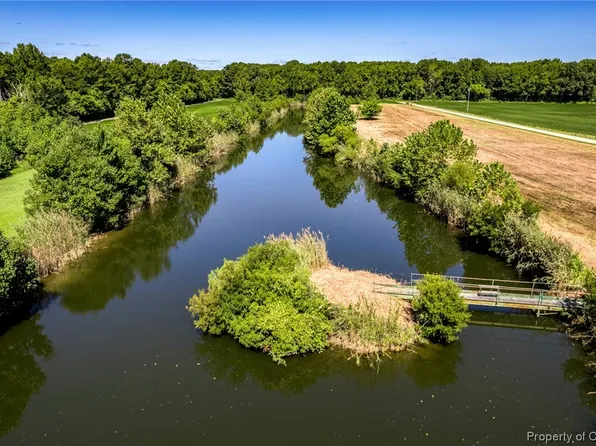 3815 Old Forge Ln, Hayes, VA 23072