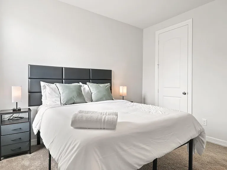 11002 Crescent Light Way — Photo 25