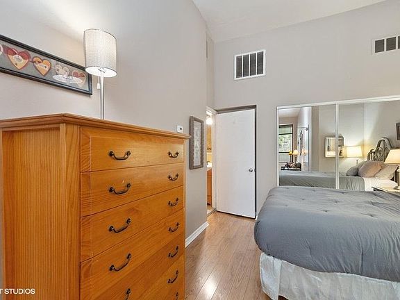 4th image of 1726 N Sedgwick St APT 2F