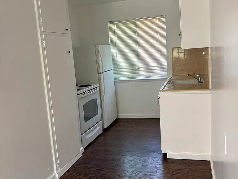 2909 El Camino Real — Photo 3