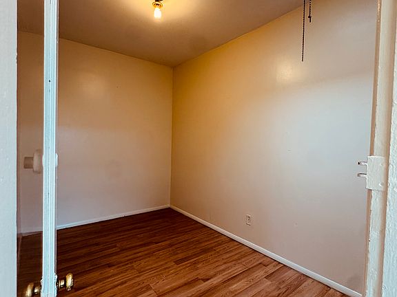 4th image of 2601 E Clearfield St #4