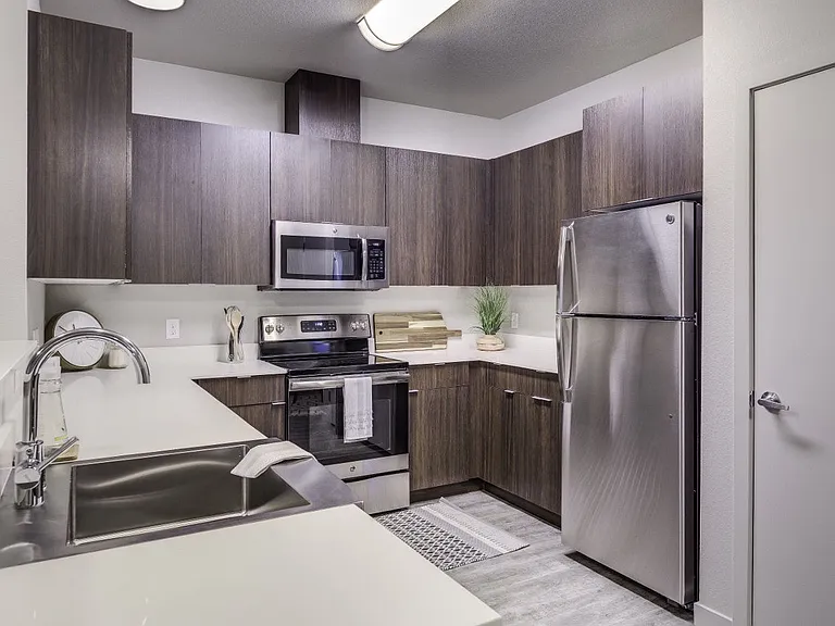 Union Park Apartments — Photo 4