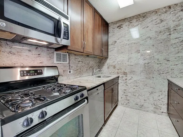 7004 Kennedy Blvd E APT 19D, Guttenberg, NJ 07093