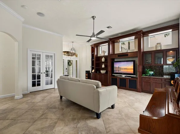 8203 Calterra Dr, Palm Beach Gardens, FL 33418