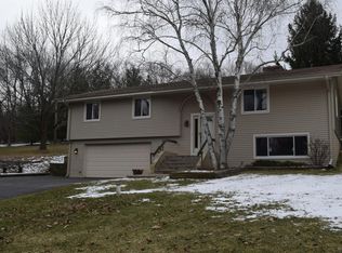 S40W27707 Brookhill Dr, Waukesha, WI 53189